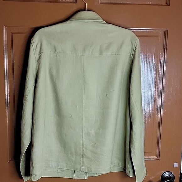 Jones New York-Linen Green buttoned down front Shirt Size 12. Long Sleeves. - Picture 5 of 7